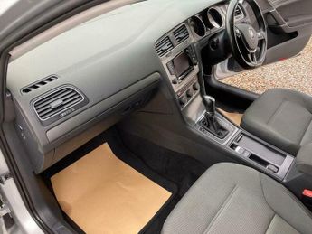 Volkswagen Golf 1.6 TDI BlueMotion Tech SE DSG Euro 5 (s/s) 5dr