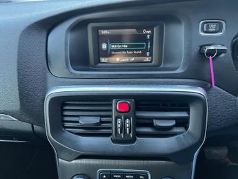 Volvo V40 D2 CROSS COUNTRY LUX