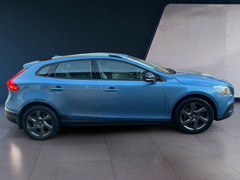 Volvo V40 D2 CROSS COUNTRY LUX