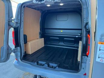 Ford Transit Custom 320 65kWh Limited Crew Van Auto L1 H1 5dr