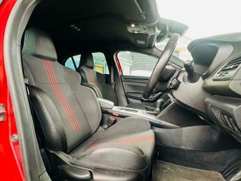 Renault Megane 1.6 E-TECH 9.8kWh RS Line Auto Euro 6 (s/s) 5dr