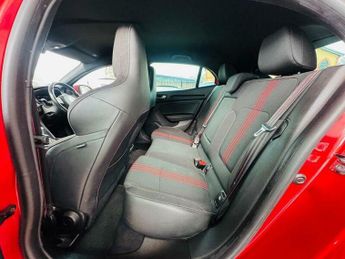 Renault Megane 1.6 E-TECH 9.8kWh RS Line Auto Euro 6 (s/s) 5dr