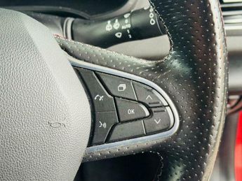 Renault Megane 1.6 E-TECH 9.8kWh RS Line Auto Euro 6 (s/s) 5dr