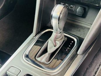 Renault Megane 1.6 E-TECH 9.8kWh RS Line Auto Euro 6 (s/s) 5dr