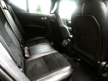 Volvo XC40 2.0 B4 MHEV R-Design Auto Euro 6 (s/s) 5dr