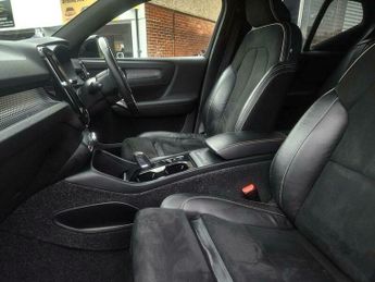 Volvo XC40 2.0 B4 MHEV R-Design Auto Euro 6 (s/s) 5dr