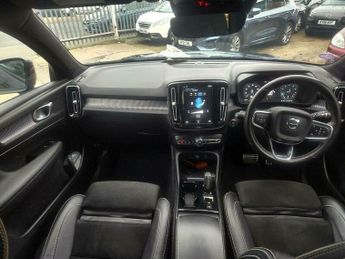 Volvo XC40 2.0 B4 MHEV R-Design Auto Euro 6 (s/s) 5dr