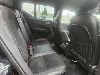 Volvo XC40 2.0 B4 MHEV R-Design Auto Euro 6 (s/s) 5dr