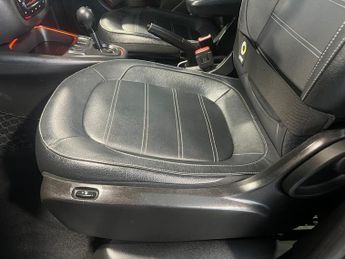 Smart ForFour 17.6kWh Exclusive Auto (22kW Charger)