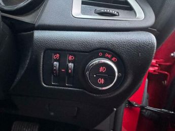 Vauxhall Astra 2.0 CDTi SRi Hatchback 5dr Diesel Auto Euro 5 (165 ps)