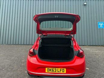 Vauxhall Astra 2.0 CDTi SRi Hatchback 5dr Diesel Auto Euro 5 (165 ps)