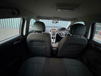 Vauxhall Astra 2.0 CDTi SRi Hatchback 5dr Diesel Auto Euro 5 (165 ps)