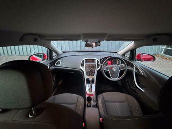 Vauxhall Astra 2.0 CDTi SRi Hatchback 5dr Diesel Auto Euro 5 (165 ps)