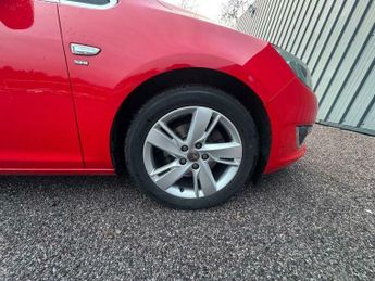 Vauxhall Astra 2.0 CDTi SRi Hatchback 5dr Diesel Auto Euro 5 (165 ps)