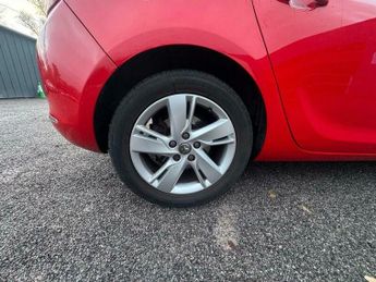 Vauxhall Astra 2.0 CDTi SRi Hatchback 5dr Diesel Auto Euro 5 (165 ps)