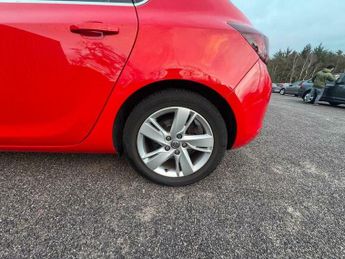 Vauxhall Astra 2.0 CDTi SRi Hatchback 5dr Diesel Auto Euro 5 (165 ps)