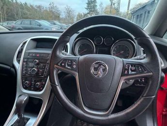 Vauxhall Astra 2.0 CDTi SRi Hatchback 5dr Diesel Auto Euro 5 (165 ps)