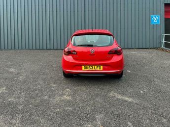 Vauxhall Astra 2.0 CDTi SRi Hatchback 5dr Diesel Auto Euro 5 (165 ps)