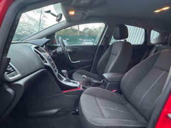 Vauxhall Astra 2.0 CDTi SRi Hatchback 5dr Diesel Auto Euro 5 (165 ps)