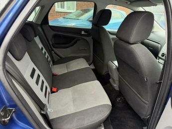 Ford Focus 1.6 Zetec 5dr
