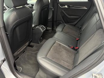 Audi Q3 TFSI QUATTRO S LINE BLACK EDITION