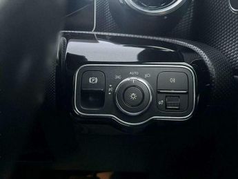 Mercedes-Benz A Class 1.5 A180d Sport (Executive) 7G-DCT Euro 6 (s/s) 5dr