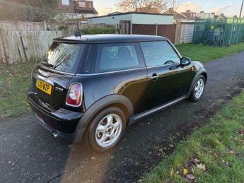 MINI Hatch 1.6 Cooper Hatchback 3dr Petrol Steptronic Euro 5 (122 ps)