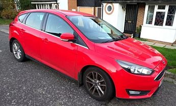Ford Focus 1.6 Zetec Hatchback 5dr Petrol Powershift Euro 6 (125 ps)
