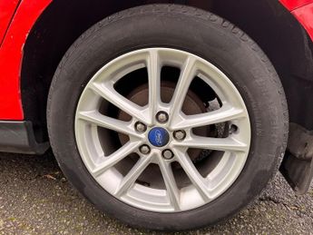 Ford Focus 1.6 Zetec Powershift Euro 6 5dr