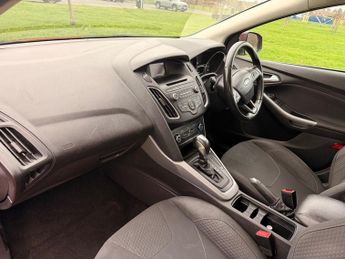 Ford Focus 1.6 Zetec Hatchback 5dr Petrol Powershift Euro 6 (125 ps)