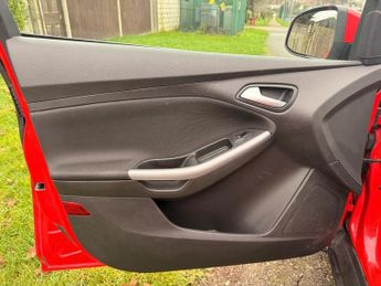 Ford Focus 1.6 Zetec Powershift Euro 6 5dr