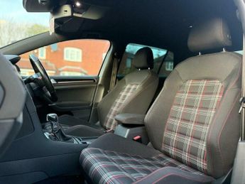Volkswagen Golf GTi 2.0 TSI BlueMotion Tech GTI DSG Euro 6 (s/s) 5dr