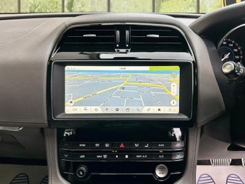 Jaguar F-Pace PORTFOLIO