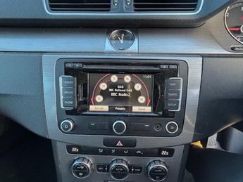 Volkswagen Passat HIGHLINE TDI BLUEMOTION TECHNOLOGY DSG -SAT NAVIGATION- FULL SER