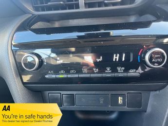 Toyota Yaris ICON (1 OWNER-WARRANTY)