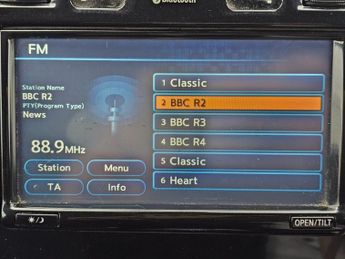 Nissan Leaf 24kWh Acenta Auto 5dr