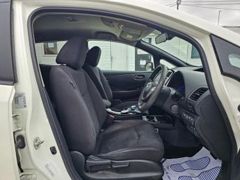 Nissan Leaf 24kWh Acenta Auto 5dr