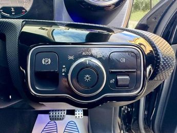 Mercedes A Class A 200 D AMG LINE PREMIUM 2