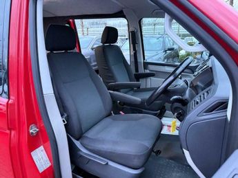 Volkswagen Transporter 2.0 TDI T30 BlueMotion Tech Edition Kombi DSG FWD SWB Euro 6 (s/