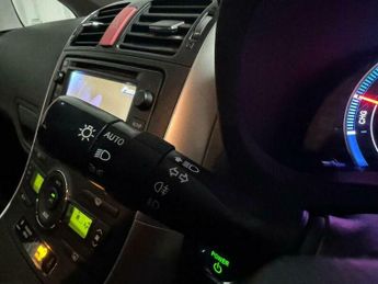 Toyota Auris 1.8 VVT-h T Spirit CVT Euro 5 (s/s) 5dr