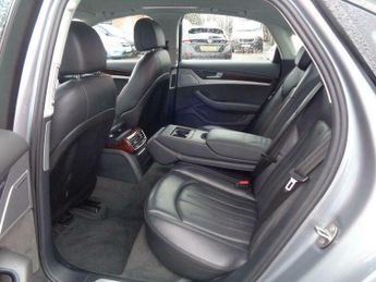 Audi A8 3.0 TDI V6 SE Executive Tiptronic quattro Euro 5 (s/s) 4dr
