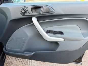 Ford Fiesta 1.4 Titanium Hatchback 5dr Petrol Automatic (154 g/km, 94 bhp)