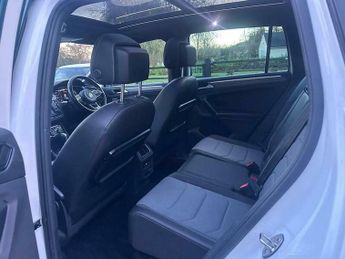 Volkswagen Tiguan 2.0 TDI BlueMotion Tech R-Line DSG Euro 6 (s/s) 5dr