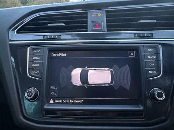 Volkswagen Tiguan 2.0 TDI BlueMotion Tech R-Line DSG Euro 6 (s/s) 5dr