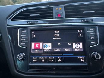 Volkswagen Tiguan 2.0 TDI BlueMotion Tech R-Line DSG Euro 6 (s/s) 5dr