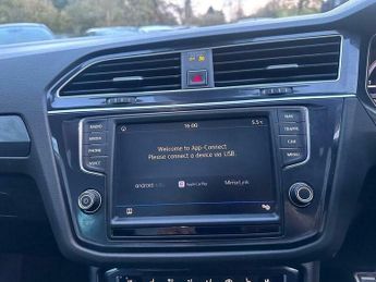 Volkswagen Tiguan 2.0 TDI BlueMotion Tech R-Line DSG Euro 6 (s/s) 5dr