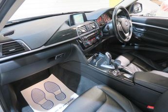 BMW 3 SERIES 330i LUXURY 248