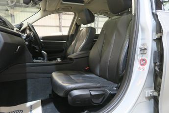 BMW 3 SERIES 330i LUXURY 248