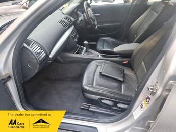 BMW 1 SERIES 120i SE