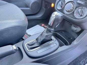 Vauxhall Corsa 1.4i 16v Design 5dr (a/c)